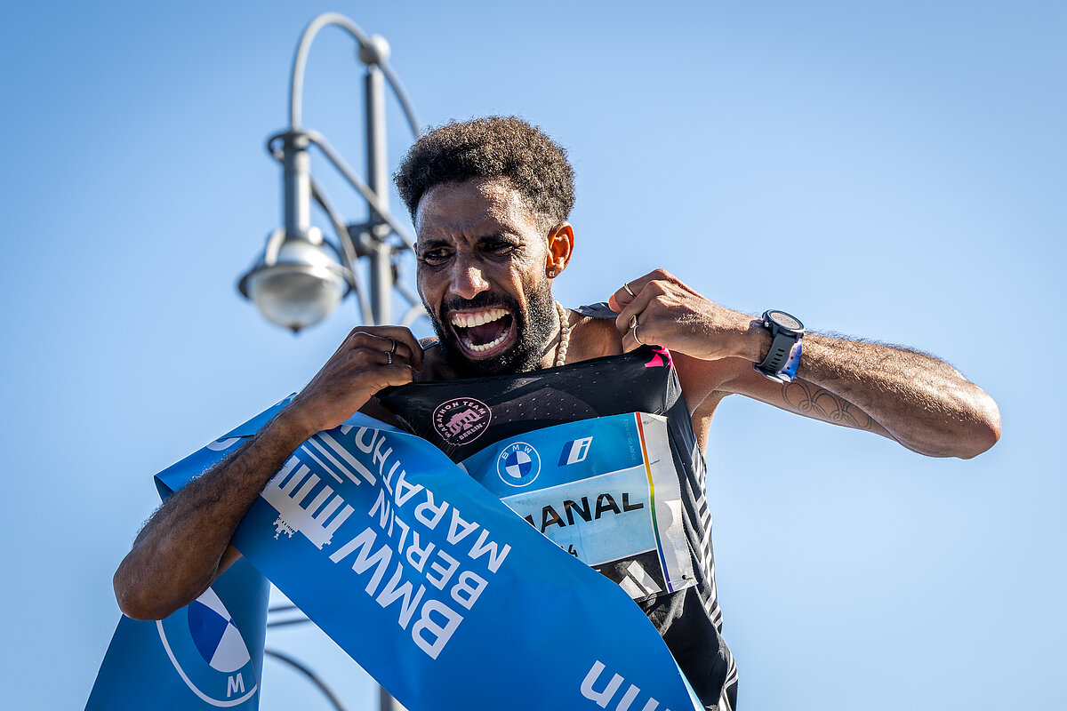 Amanal Petros set a fantastic new German record at the 2023 BMW BERLIN-MARATHON © SCC EVENTS / Tilo Wiedensohler