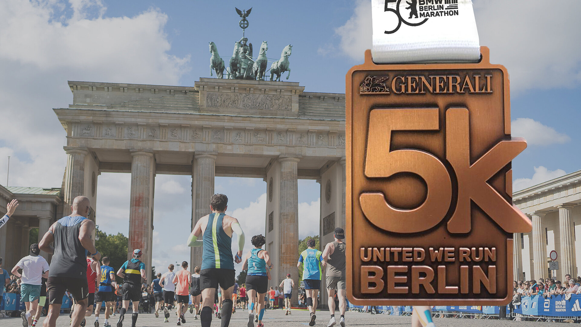 5K medal in front of the Brandenburg Gate © SCC Events