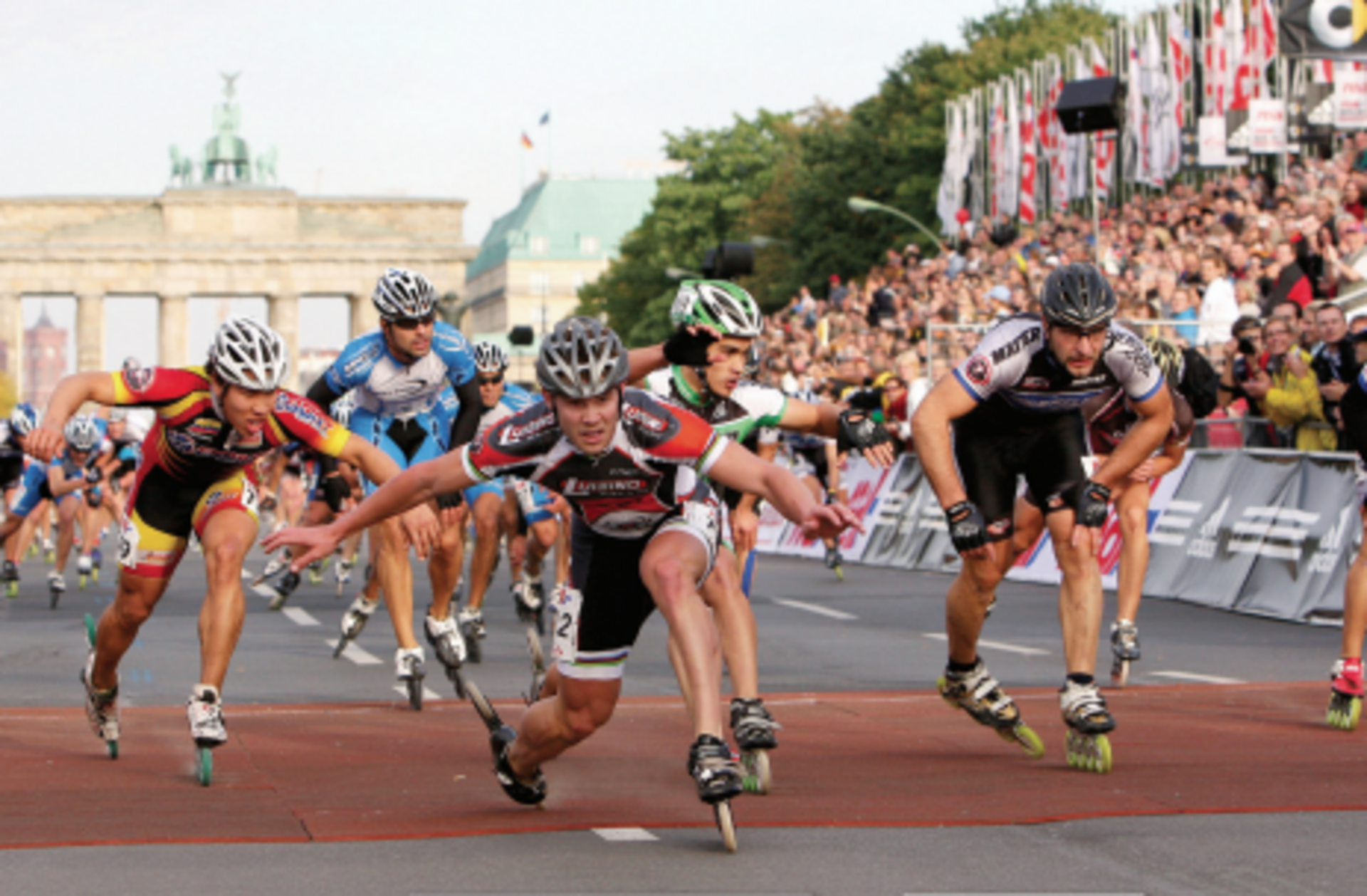 BMW BERLIN-MARATHON: Finish of the inline skaters 1997 © SCC Events