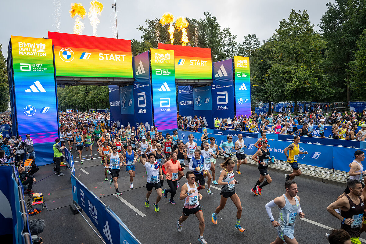 BMW BERLIN-MARATHON: Start mass © SCC EVENTS / Tilo Wiedensohler